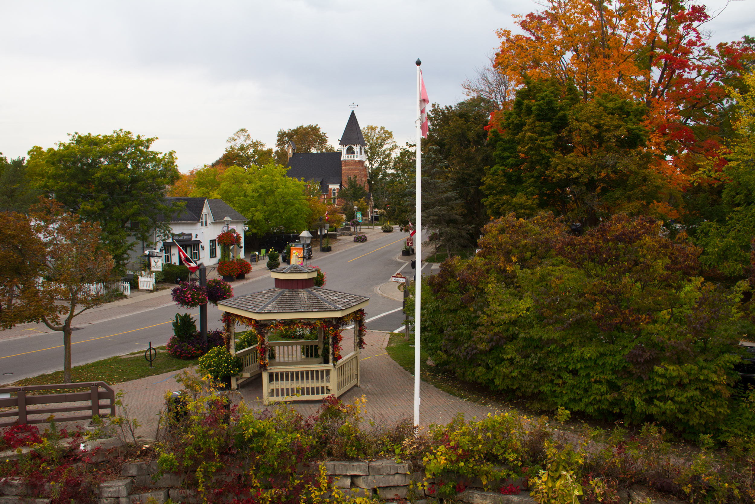 2 Adorable Real Life Gilmore Girls Towns in Canada